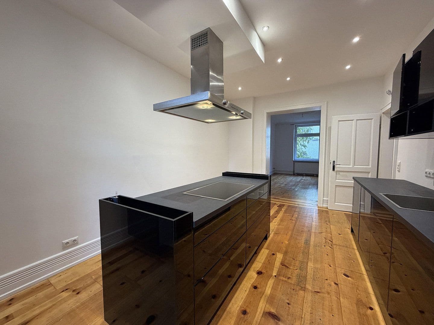Pronájem bytu 3+1 101 m², Koselstraße 26, Frankfurt am Main, Hessen Pronájem bytu 3+1 101 m², Koselstraße 26, Frankfurt am Main, Hessen
