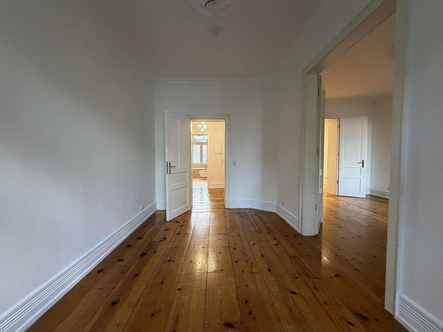 Pronájem bytu 3+1 101 m², Koselstraße 26, Frankfurt am Main, Hessen Pronájem bytu 3+1 101 m², Koselstraße 26, Frankfurt am Main, Hessen