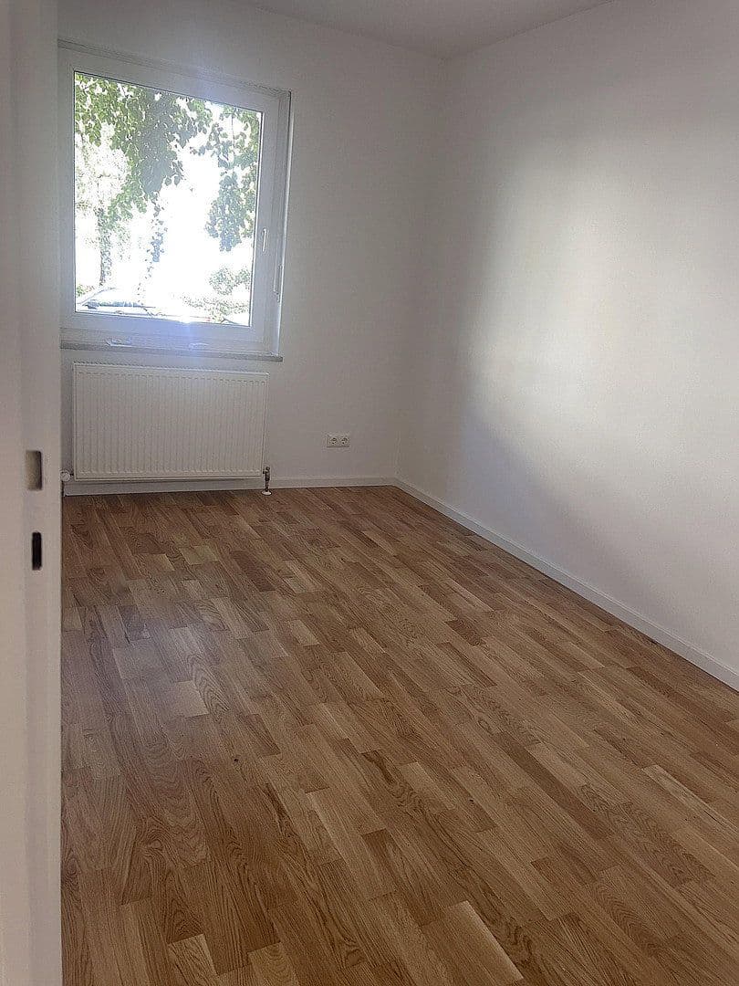 Pronájem bytu 3+1 66 m², Milbertshofenerstr. 26, München, Bavorsko Pronájem bytu 3+1 66 m², Milbertshofenerstr. 26, München, Bavorsko
