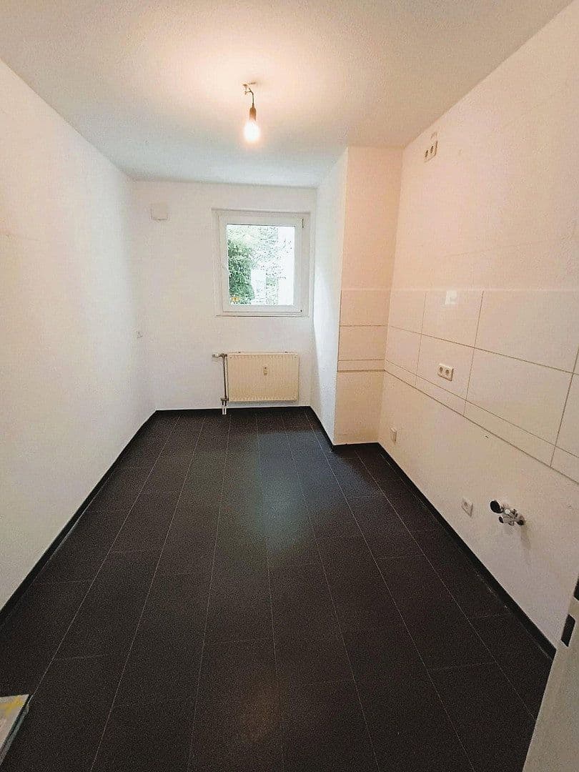 Pronájem bytu 3+1 92 m², Langerfelder Straße 119, Wuppertal, Severní Porýní-Vestfálsko Pronájem bytu 3+1 92 m², Langerfelder Straße 119, Wuppertal, Severní Porýní-Vestfálsko