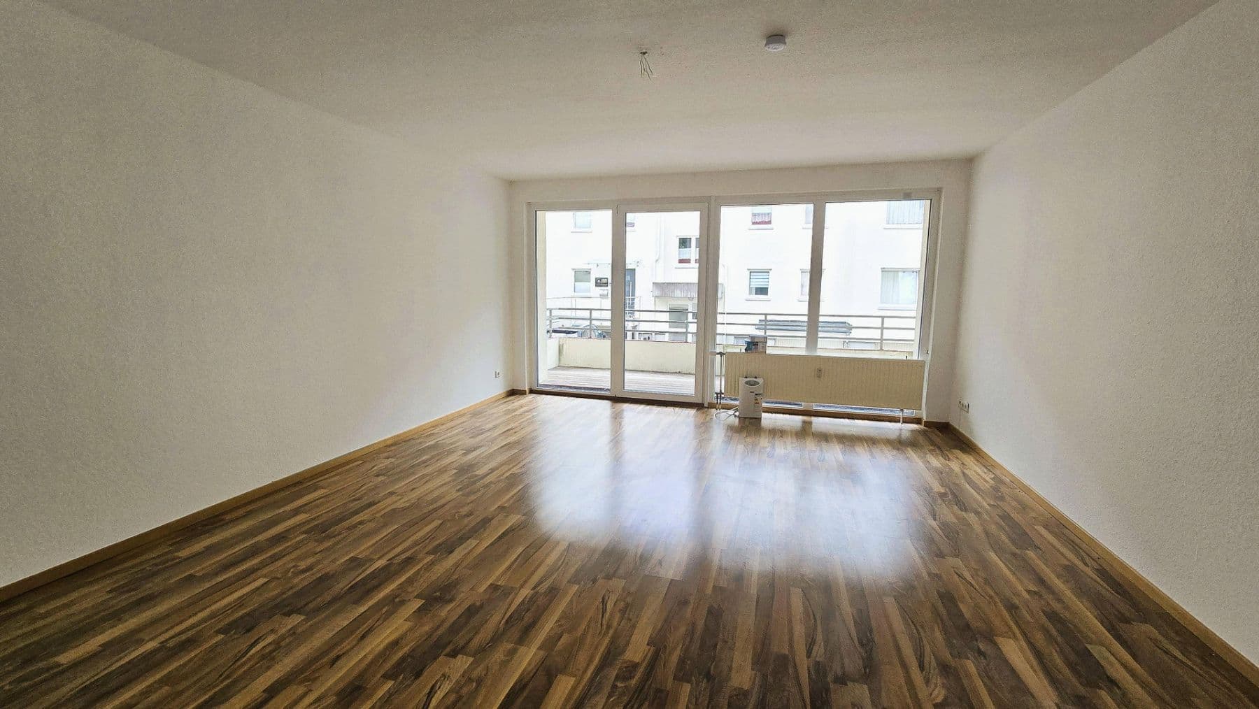 Pronájem bytu 3+1 92 m², Langerfelder Straße 119, Wuppertal, Severní Porýní-Vestfálsko Pronájem bytu 3+1 92 m², Langerfelder Straße 119, Wuppertal, Severní Porýní-Vestfálsko
