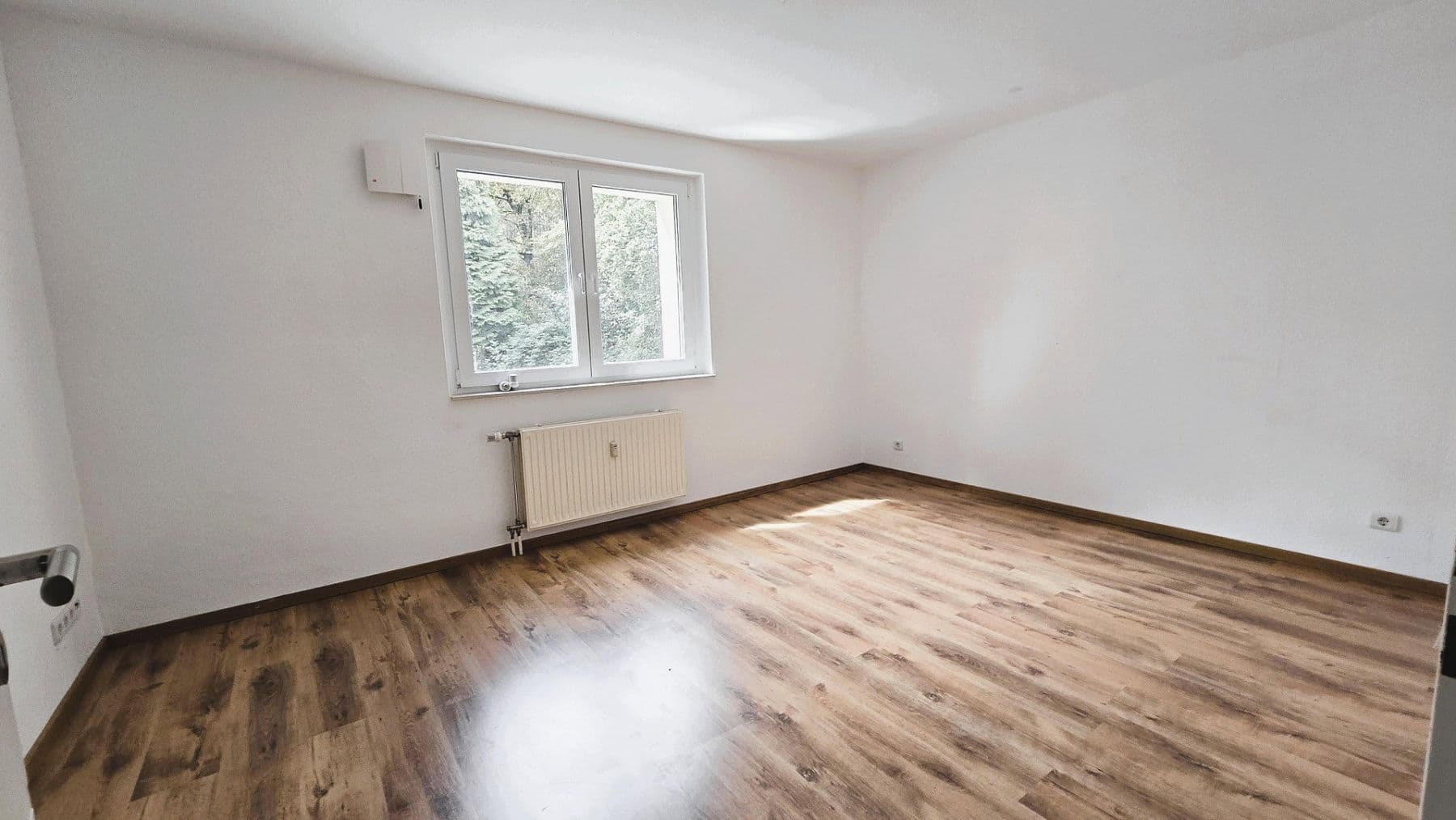 Pronájem bytu 3+1 92 m², Langerfelder Straße 119, Wuppertal, Severní Porýní-Vestfálsko Pronájem bytu 3+1 92 m², Langerfelder Straße 119, Wuppertal, Severní Porýní-Vestfálsko