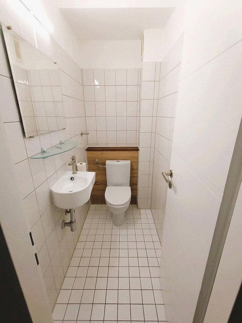Pronájem bytu 3+1 92 m², Langerfelder Straße 119, Wuppertal, Severní Porýní-Vestfálsko Pronájem bytu 3+1 92 m², Langerfelder Straße 119, Wuppertal, Severní Porýní-Vestfálsko