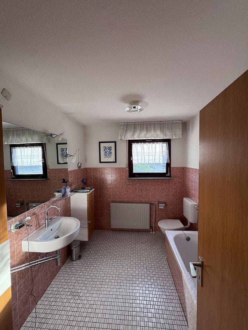 Prodej domu 162 m², pozemek 870 m², Marie-Juchacz-Str. 60, Alsdorf, Severní Porýní-Vestfálsko Prodej domu 162 m², pozemek 870 m², Marie-Juchacz-Str. 60, Alsdorf, Severní Porýní-Vestfálsko
