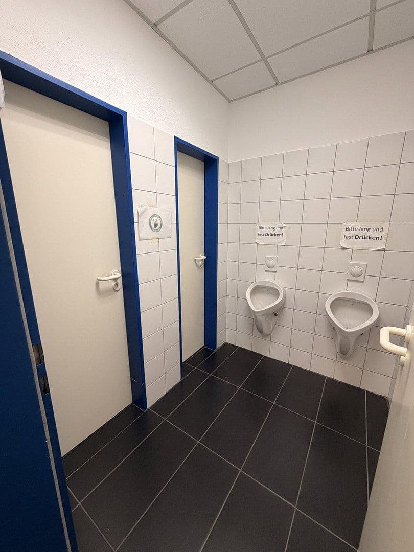 Pronájem kanceláře 100 m², Augsburg, Bavorsko Pronájem kanceláře 100 m², Augsburg, Bavorsko