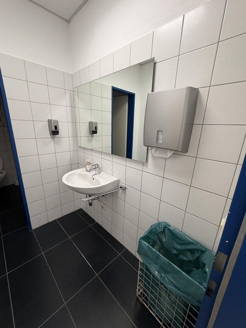Pronájem kanceláře 100 m², Augsburg, Bavorsko Pronájem kanceláře 100 m², Augsburg, Bavorsko