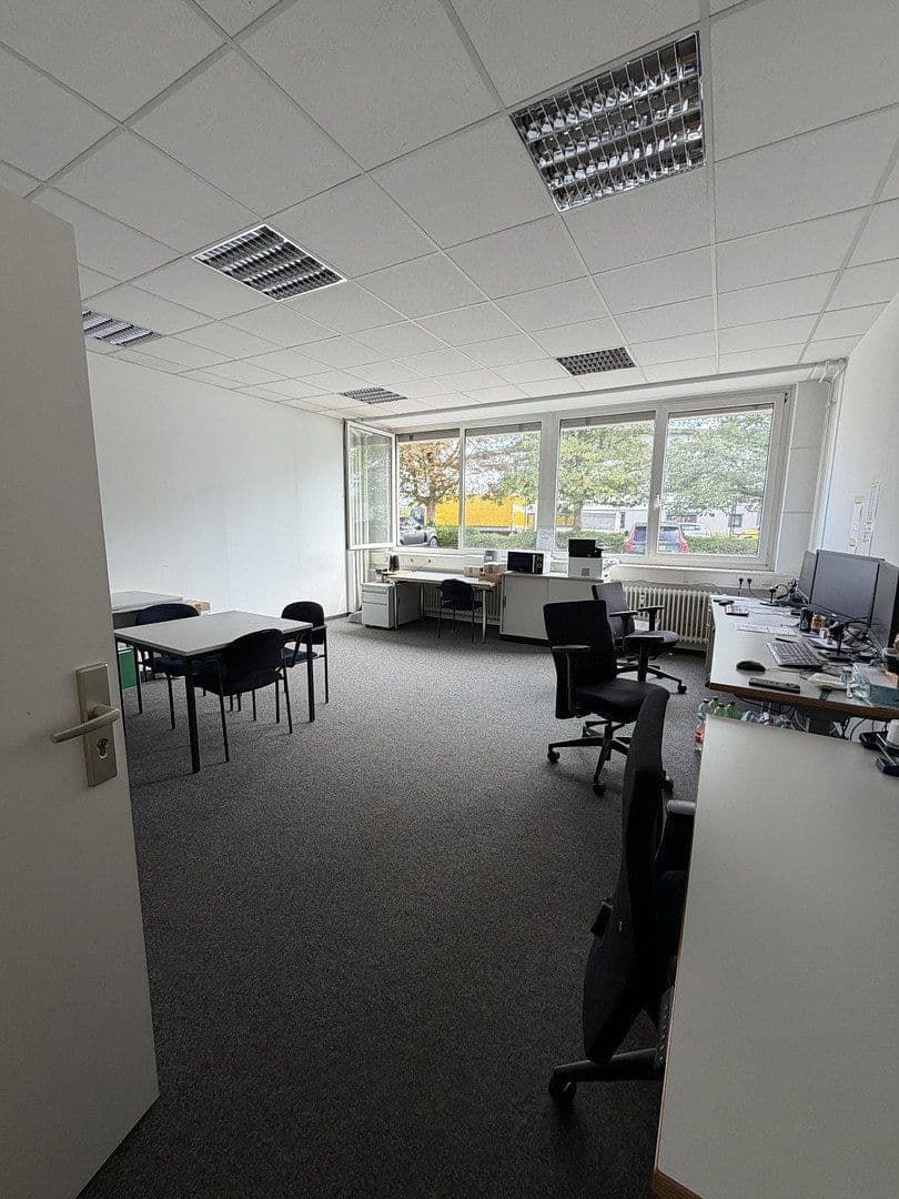 Pronájem kanceláře 100 m², Augsburg, Bavorsko Pronájem kanceláře 100 m², Augsburg, Bavorsko