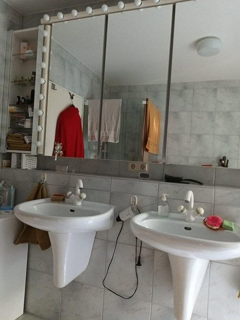 Prodej bytu 3+1 90 m², Hugenottenstraße, Bad Homburg vor der Höhe, Hessen Prodej bytu 3+1 90 m², Hugenottenstraße, Bad Homburg vor der Höhe, Hessen