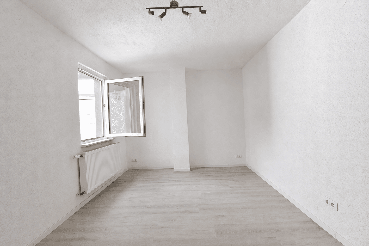 Pronájem bytu 2+1 58 m², Lingenfeld, Porýní-Falc Pronájem bytu 2+1 58 m², Lingenfeld, Porýní-Falc