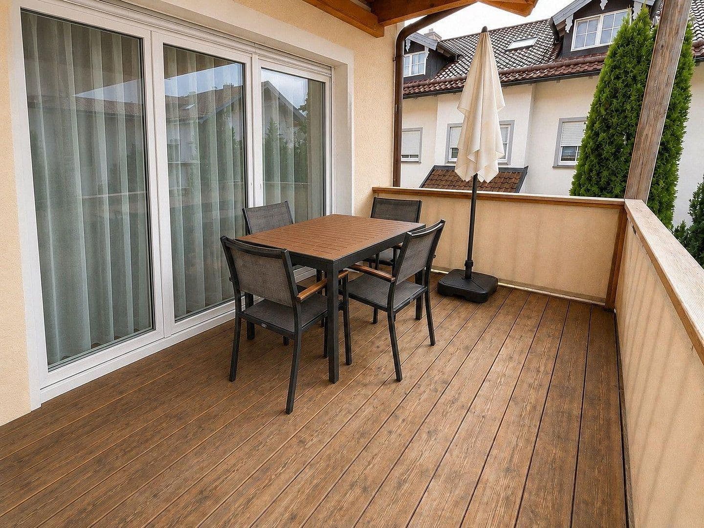 Pronájem bytu 4+1 95 m², Schießstattstr. 9, Feldkirchen-Westerham, Bavorsko Pronájem bytu 4+1 95 m², Schießstattstr. 9, Feldkirchen-Westerham, Bavorsko