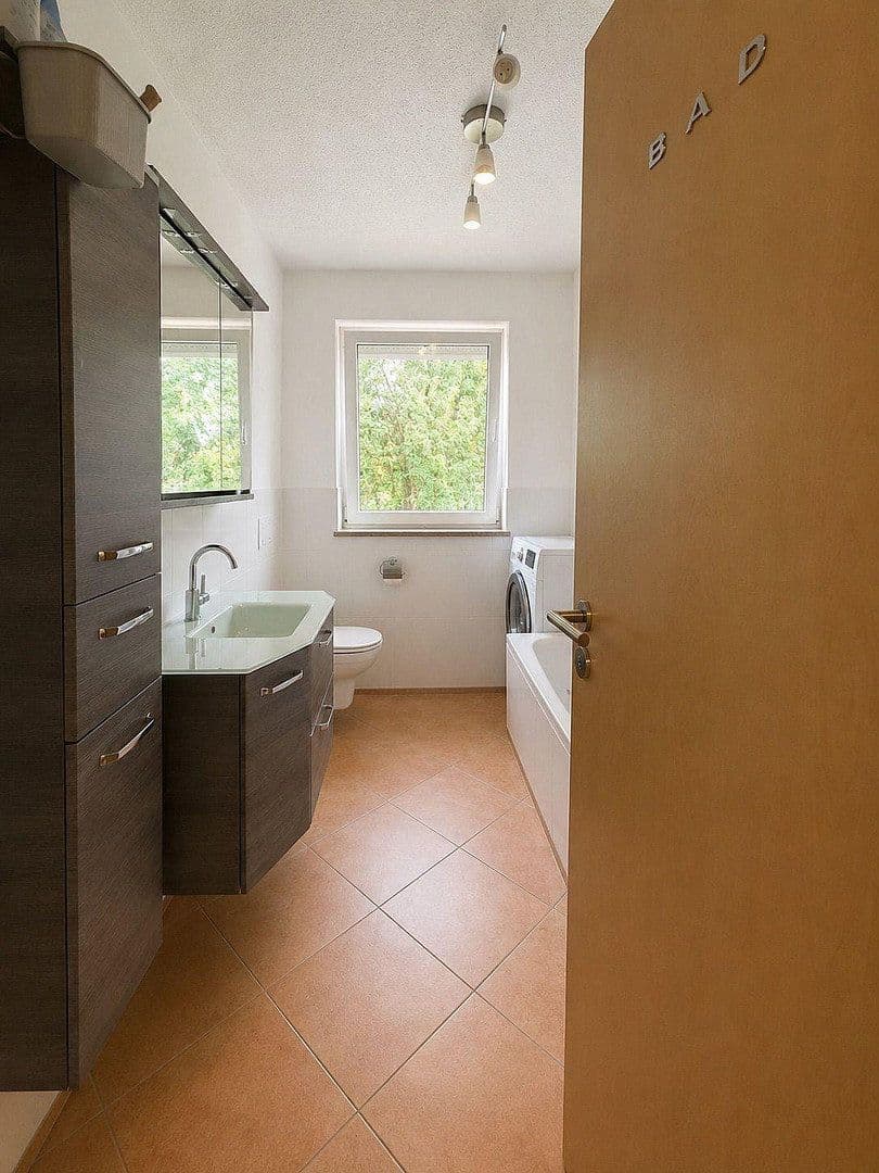 Pronájem bytu 4+1 95 m², Schießstattstr. 9, Feldkirchen-Westerham, Bavorsko Pronájem bytu 4+1 95 m², Schießstattstr. 9, Feldkirchen-Westerham, Bavorsko