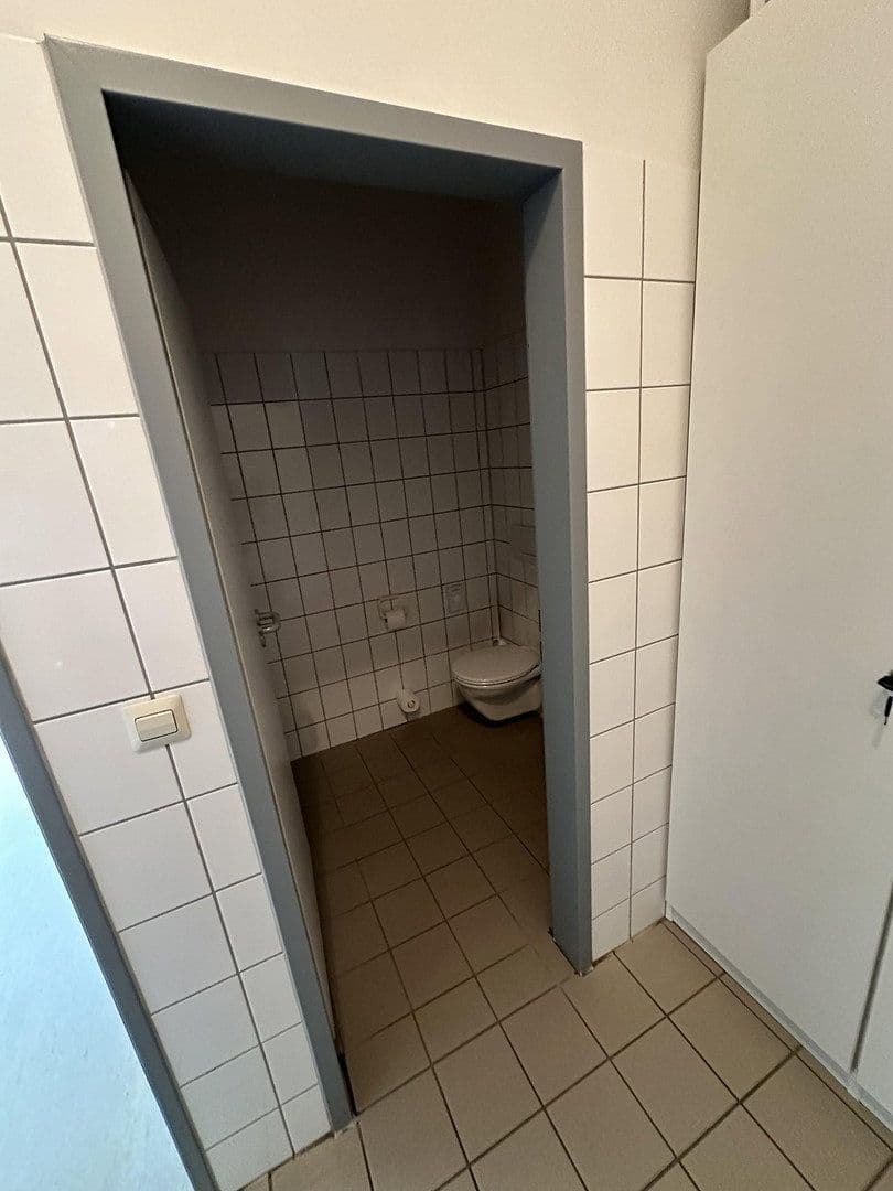 Pronájem nebytového prostoru 500 m², Obere Hilgenstock 2, Warburg, Severní Porýní-Vestfálsko Pronájem nebytového prostoru 500 m², Obere Hilgenstock 2, Warburg, Severní Porýní-Vestfálsko