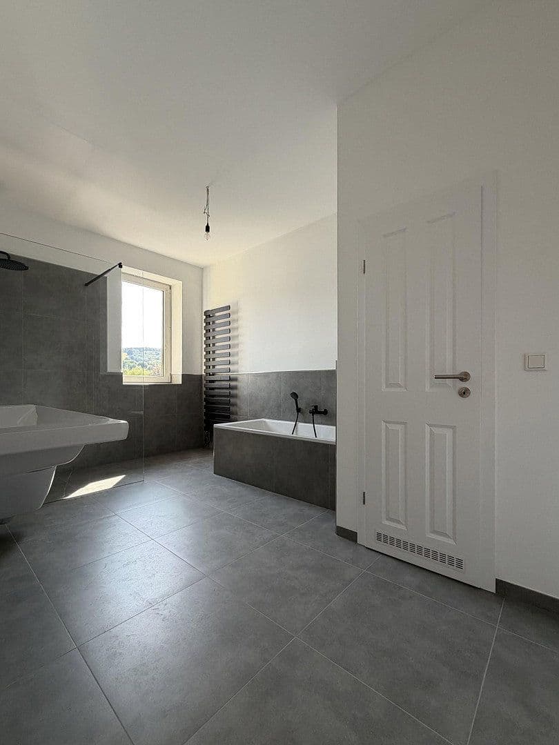 Pronájem bytu 4+1 125 m², Haßlinghauser Str. 47, Gevelsberg, Severní Porýní-Vestfálsko Pronájem bytu 4+1 125 m², Haßlinghauser Str. 47, Gevelsberg, Severní Porýní-Vestfálsko