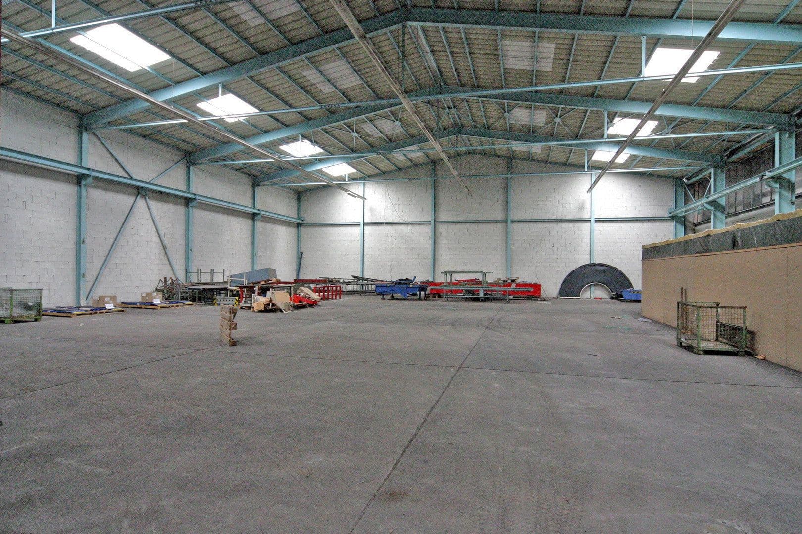 Pronájem nebytového prostoru 2.000 m², Villingen-Schwenningen, Bádensko-Württembersko Pronájem nebytového prostoru 2.000 m², Villingen-Schwenningen, Bádensko-Württembersko
