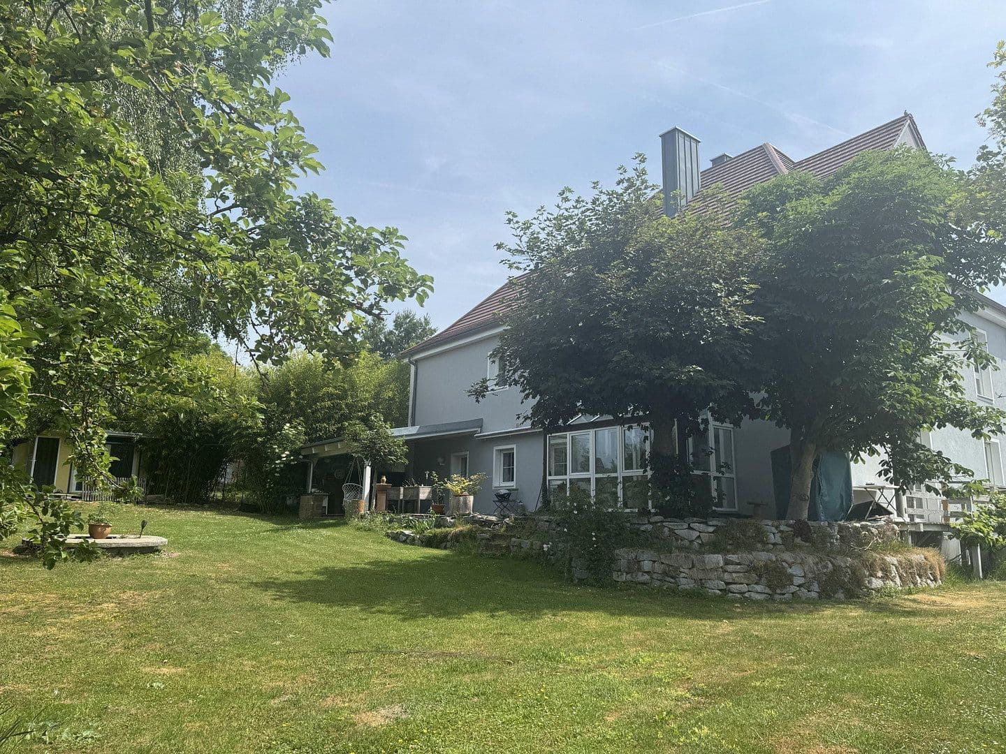 Prodej domu 270 m², pozemek 2.750 m², Wisseldorfer Str. 43, Landau an der Isar, Bavorsko Prodej domu 270 m², pozemek 2.750 m², Wisseldorfer Str. 43, Landau an der Isar, Bavorsko
