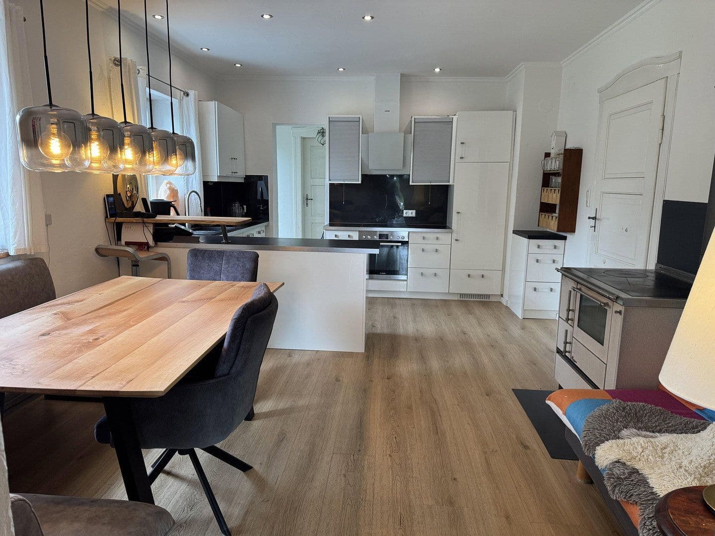 Prodej domu 270 m², pozemek 2.750 m², Wisseldorfer Str. 43, Landau an der Isar, Bavorsko Prodej domu 270 m², pozemek 2.750 m², Wisseldorfer Str. 43, Landau an der Isar, Bavorsko
