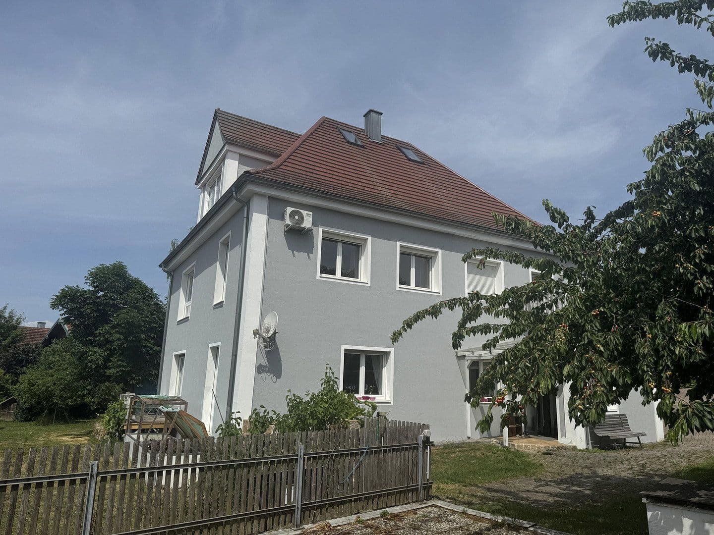 Prodej domu 270 m², pozemek 2.750 m², Wisseldorfer Str. 43, Landau an der Isar, Bavorsko Prodej domu 270 m², pozemek 2.750 m², Wisseldorfer Str. 43, Landau an der Isar, Bavorsko