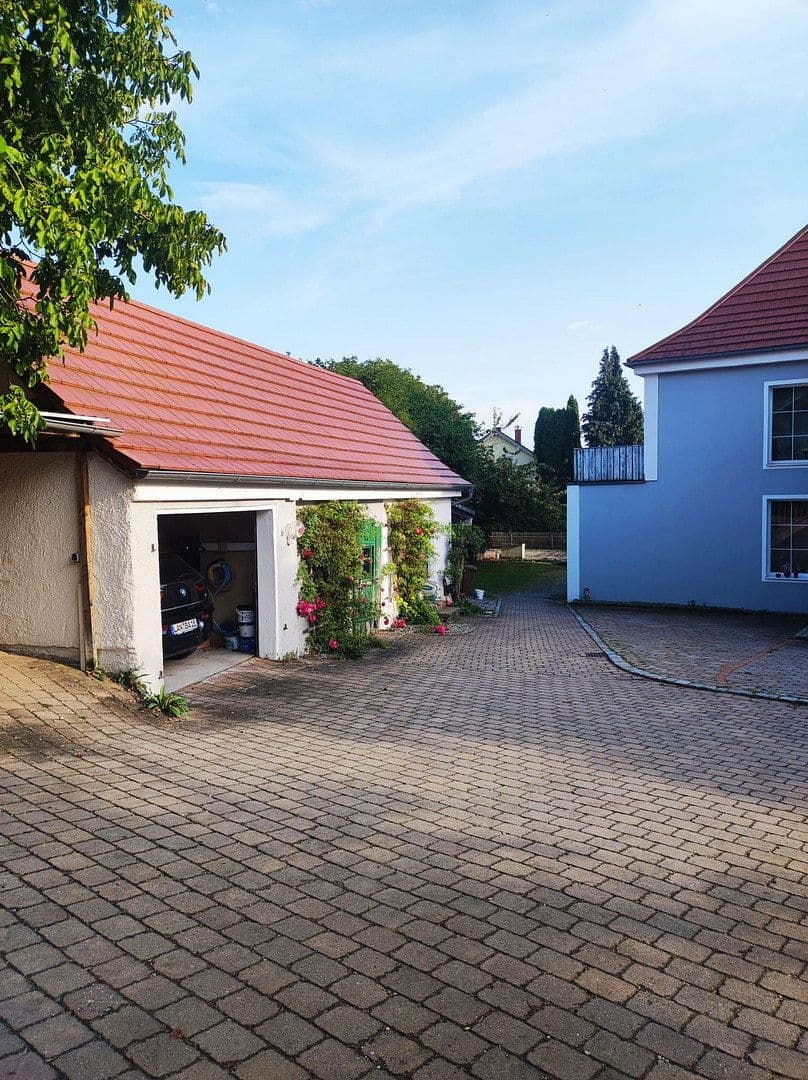 Prodej domu 270 m², pozemek 2.750 m², Wisseldorfer Str. 43, Landau an der Isar, Bavorsko Prodej domu 270 m², pozemek 2.750 m², Wisseldorfer Str. 43, Landau an der Isar, Bavorsko