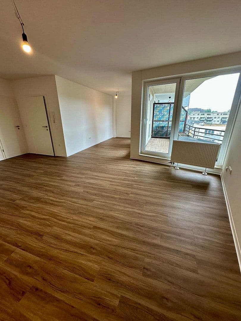 Pronájem bytu 4+1 135 m², Färberstr. 100, Düsseldorf, Severní Porýní-Vestfálsko Pronájem bytu 4+1 135 m², Färberstr. 100, Düsseldorf, Severní Porýní-Vestfálsko