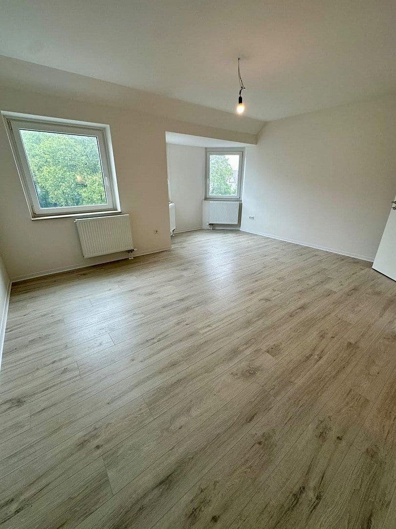 Pronájem bytu 4+1 135 m², Färberstr. 100, Düsseldorf, Severní Porýní-Vestfálsko Pronájem bytu 4+1 135 m², Färberstr. 100, Düsseldorf, Severní Porýní-Vestfálsko