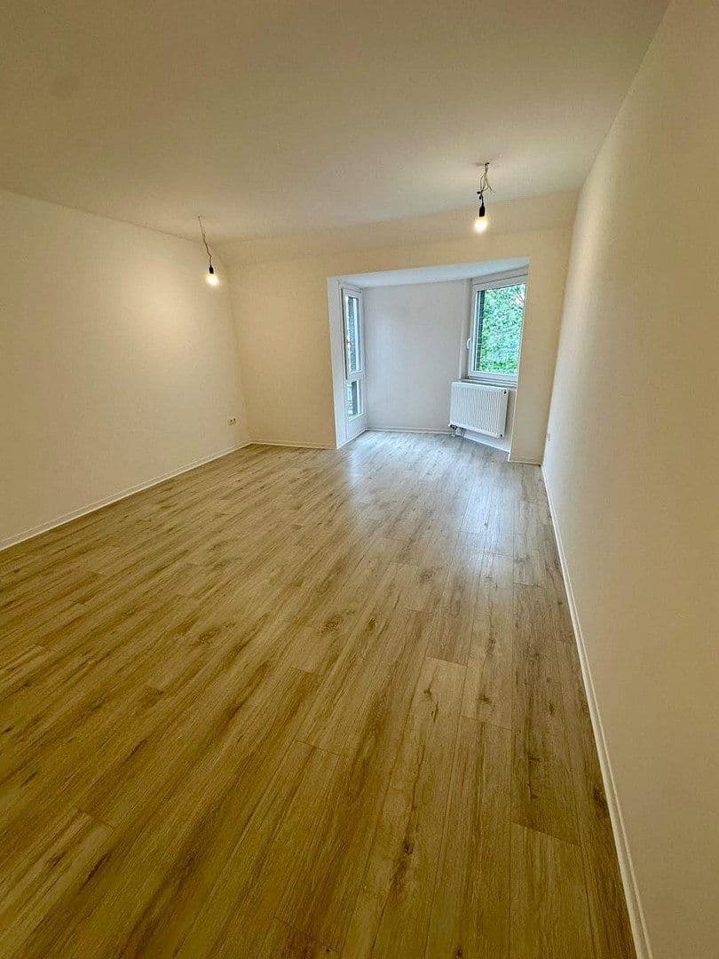 Pronájem bytu 4+1 135 m², Färberstr. 100, Düsseldorf, Severní Porýní-Vestfálsko Pronájem bytu 4+1 135 m², Färberstr. 100, Düsseldorf, Severní Porýní-Vestfálsko