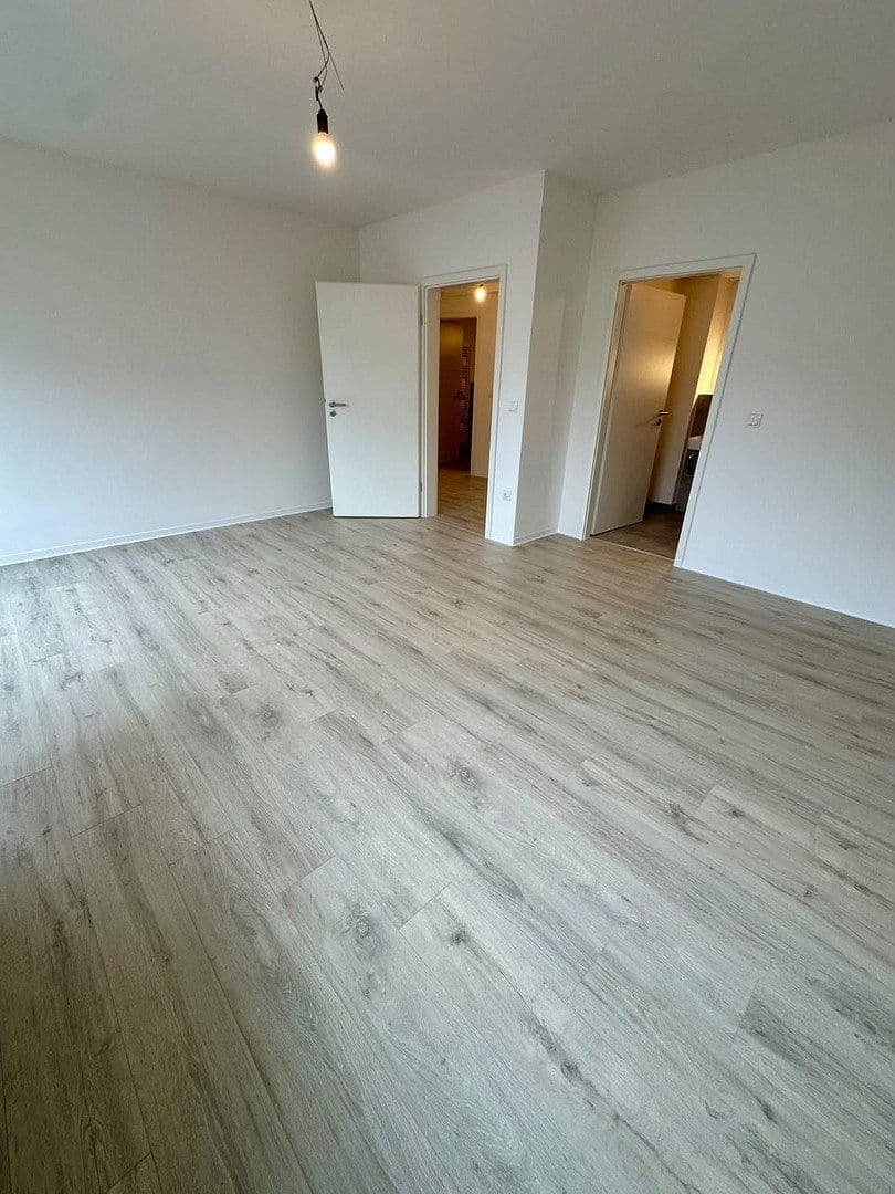Pronájem bytu 4+1 135 m², Färberstr. 100, Düsseldorf, Severní Porýní-Vestfálsko Pronájem bytu 4+1 135 m², Färberstr. 100, Düsseldorf, Severní Porýní-Vestfálsko