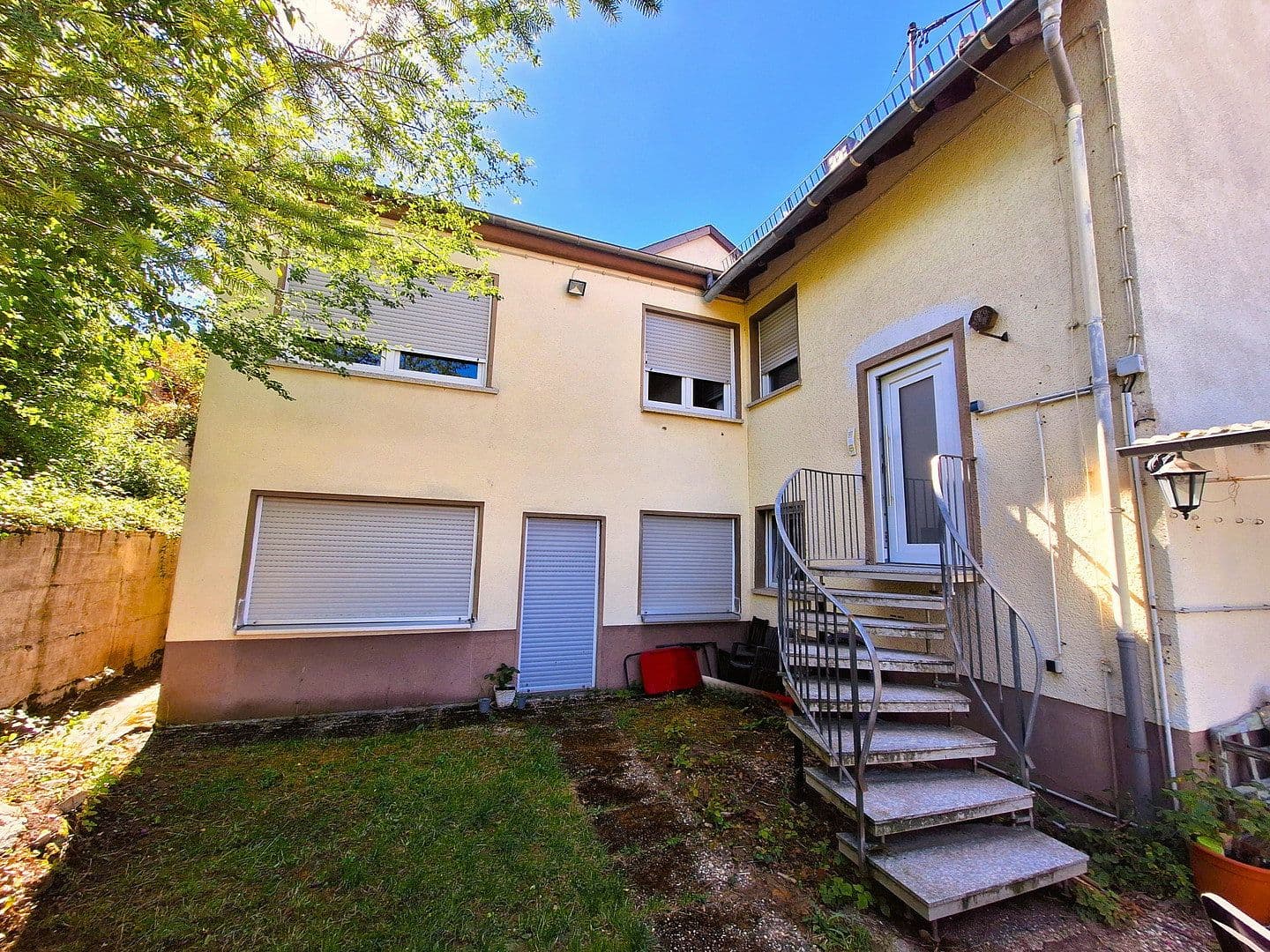 Prodej domu 220 m², pozemek 3.117 m², Lessingstraße 61, Bad Kreuznach, Porýní-Falc Prodej domu 220 m², pozemek 3.117 m², Lessingstraße 61, Bad Kreuznach, Porýní-Falc