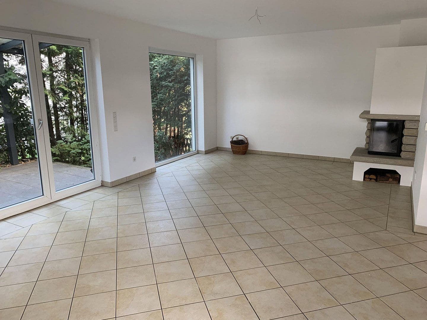 Prodej domu 157 m², pozemek 176 m², Am Wiesenrain 12, Frankfurt am Main, Hessen Prodej domu 157 m², pozemek 176 m², Am Wiesenrain 12, Frankfurt am Main, Hessen