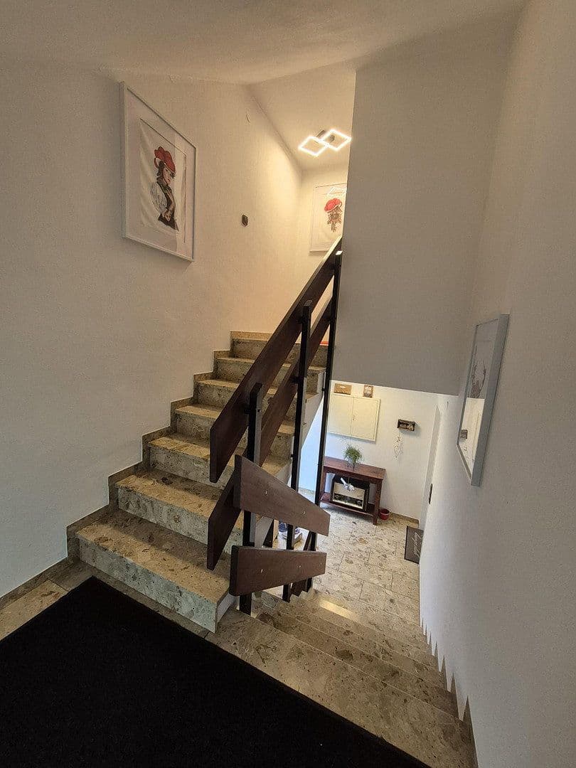 Prodej domu 283 m², pozemek 1.005 m², Rottweil, Bádensko-Württembersko Prodej domu 283 m², pozemek 1.005 m², Rottweil, Bádensko-Württembersko