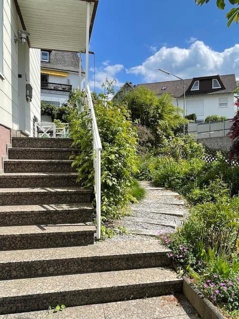 Prodej domu 175 m², pozemek 369 m², Siegen, Severní Porýní-Vestfálsko Prodej domu 175 m², pozemek 369 m², Siegen, Severní Porýní-Vestfálsko