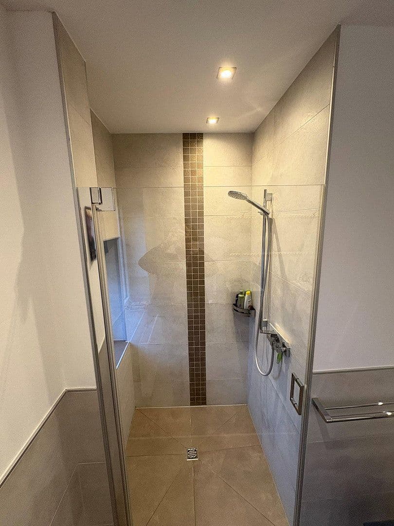 Prodej domu 175 m², pozemek 369 m², Siegen, Severní Porýní-Vestfálsko Prodej domu 175 m², pozemek 369 m², Siegen, Severní Porýní-Vestfálsko