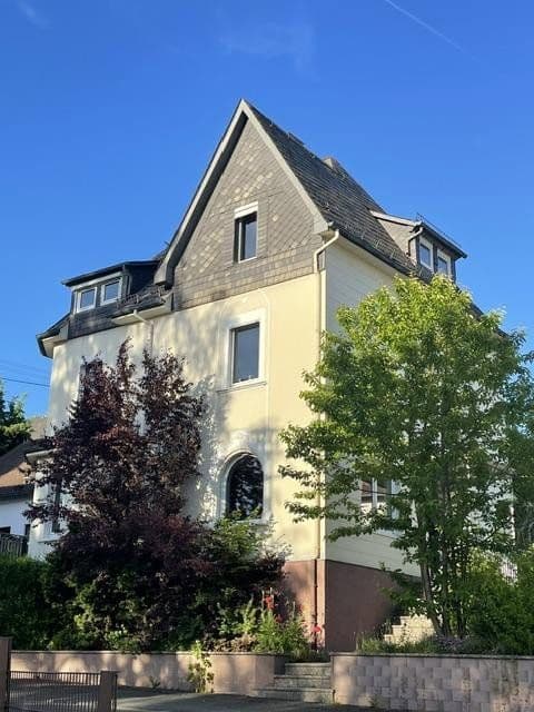 Prodej domu 175 m², pozemek 369 m², Siegen, Severní Porýní-Vestfálsko Prodej domu 175 m², pozemek 369 m², Siegen, Severní Porýní-Vestfálsko