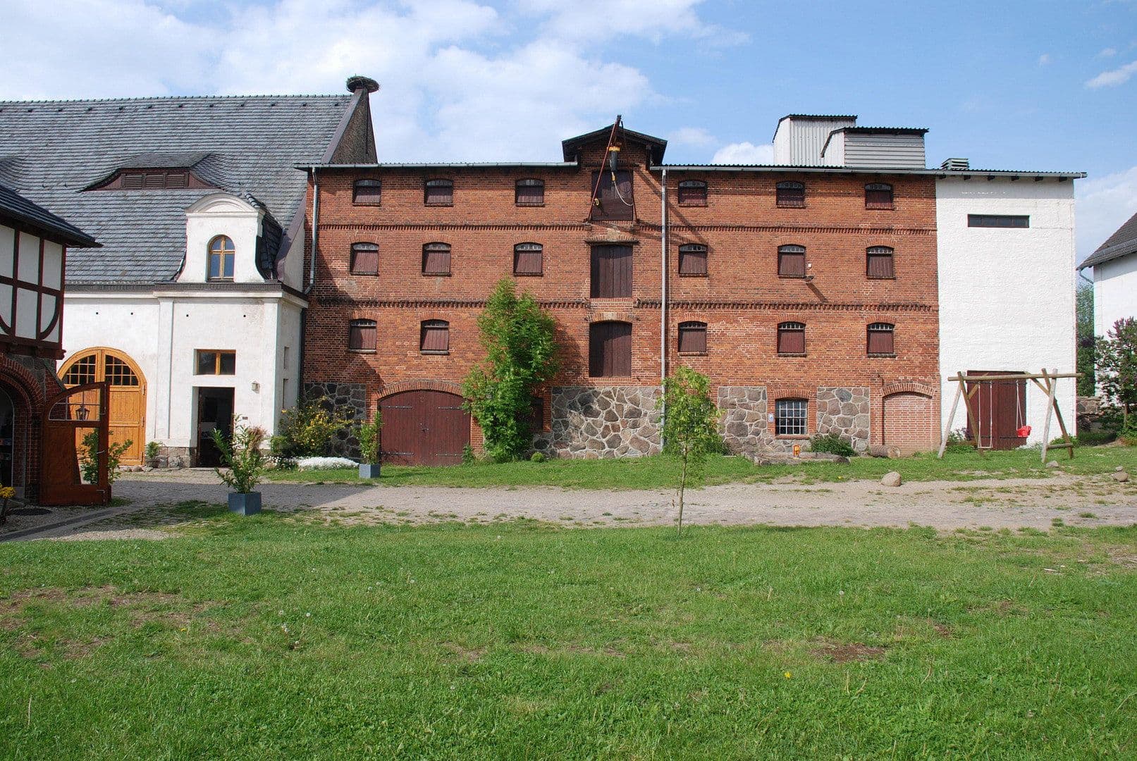 Prodej domu 10.660 m², pozemek 57.500 m², Parkstr. 3, Klocksin, Mecklenburg-Vorpommern Prodej domu 10.660 m², pozemek 57.500 m², Parkstr. 3, Klocksin, Mecklenburg-Vorpommern