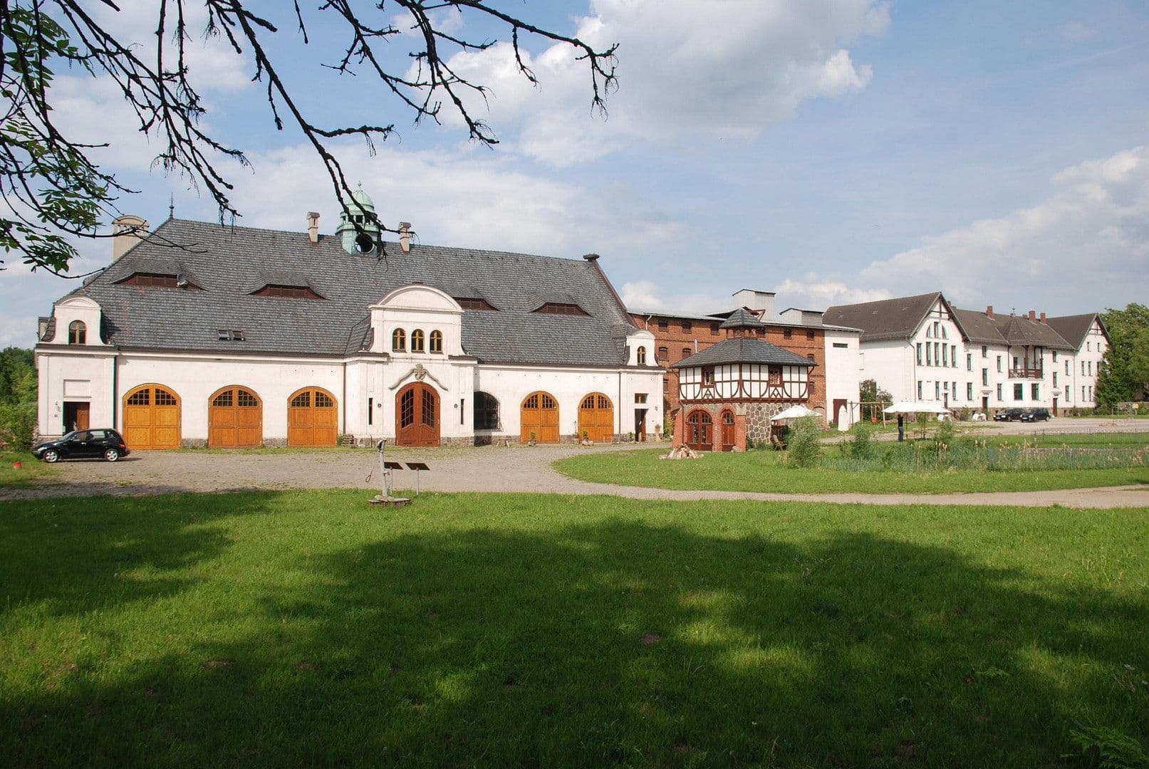 Prodej domu 10.660 m², pozemek 57.500 m², Parkstr. 3, Klocksin, Mecklenburg-Vorpommern Prodej domu 10.660 m², pozemek 57.500 m², Parkstr. 3, Klocksin, Mecklenburg-Vorpommern