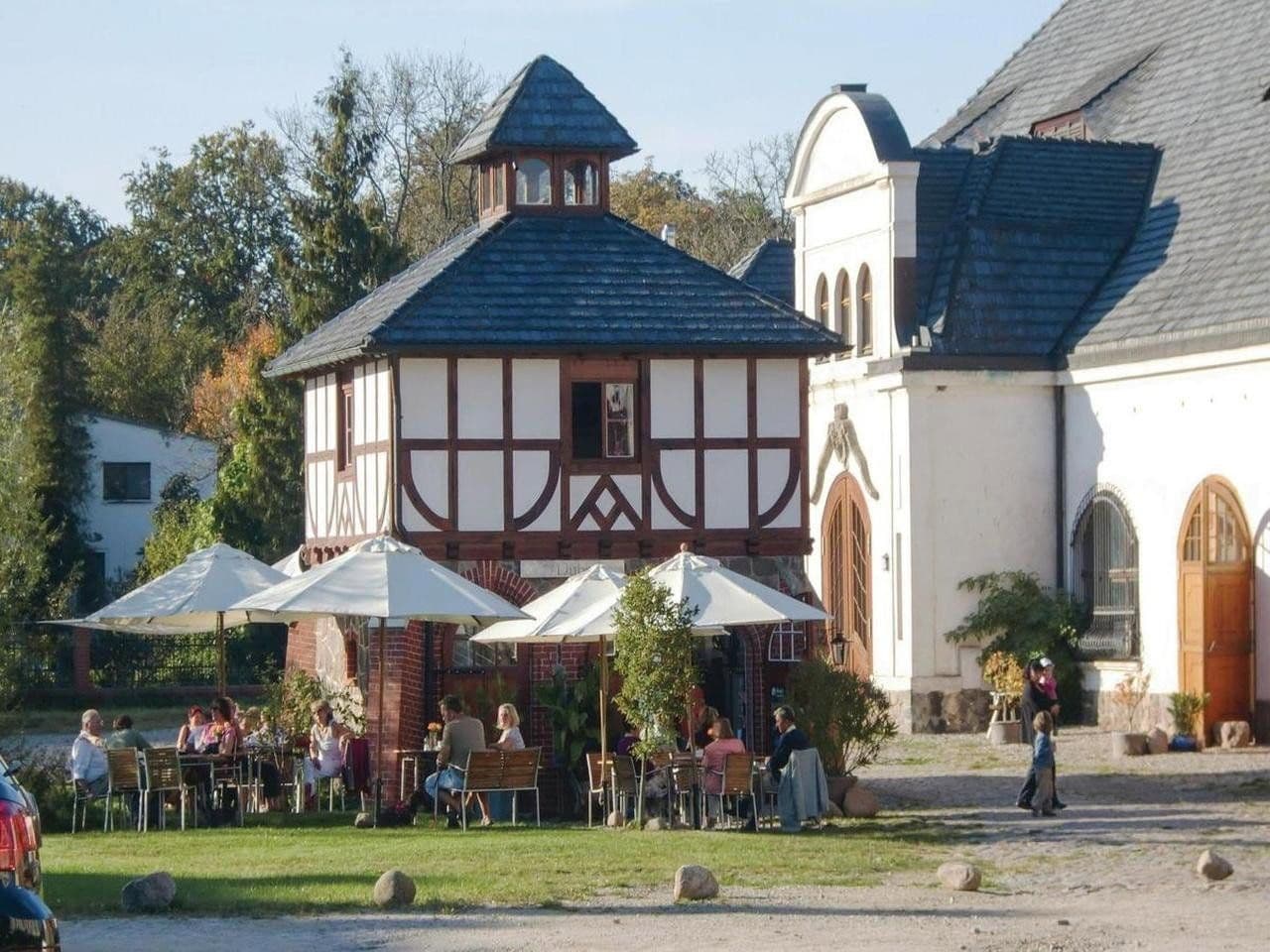Prodej domu 10.660 m², pozemek 57.500 m², Parkstr. 3, Klocksin, Mecklenburg-Vorpommern Prodej domu 10.660 m², pozemek 57.500 m², Parkstr. 3, Klocksin, Mecklenburg-Vorpommern
