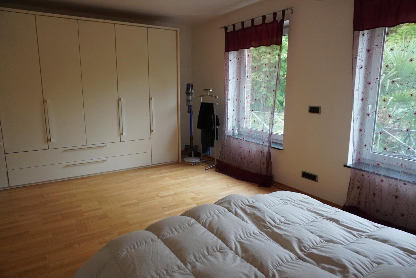 Prodej domu 147 m², pozemek 303 m², Gladbacher Straße 280, Neuss, Severní Porýní-Vestfálsko Prodej domu 147 m², pozemek 303 m², Gladbacher Straße 280, Neuss, Severní Porýní-Vestfálsko