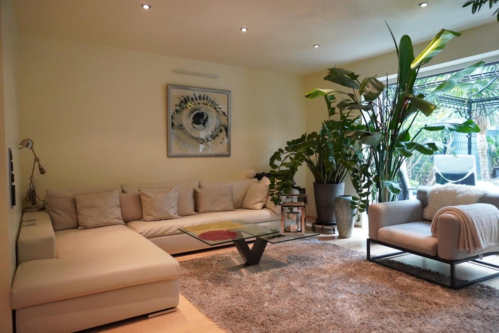 Prodej domu 147 m², pozemek 303 m², Gladbacher Straße 280, Neuss, Severní Porýní-Vestfálsko Prodej domu 147 m², pozemek 303 m², Gladbacher Straße 280, Neuss, Severní Porýní-Vestfálsko