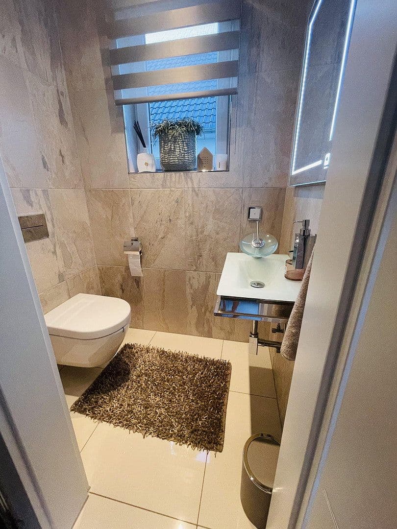 Prodej domu 166 m², pozemek 535 m², Krefeld, Severní Porýní-Vestfálsko Prodej domu 166 m², pozemek 535 m², Krefeld, Severní Porýní-Vestfálsko