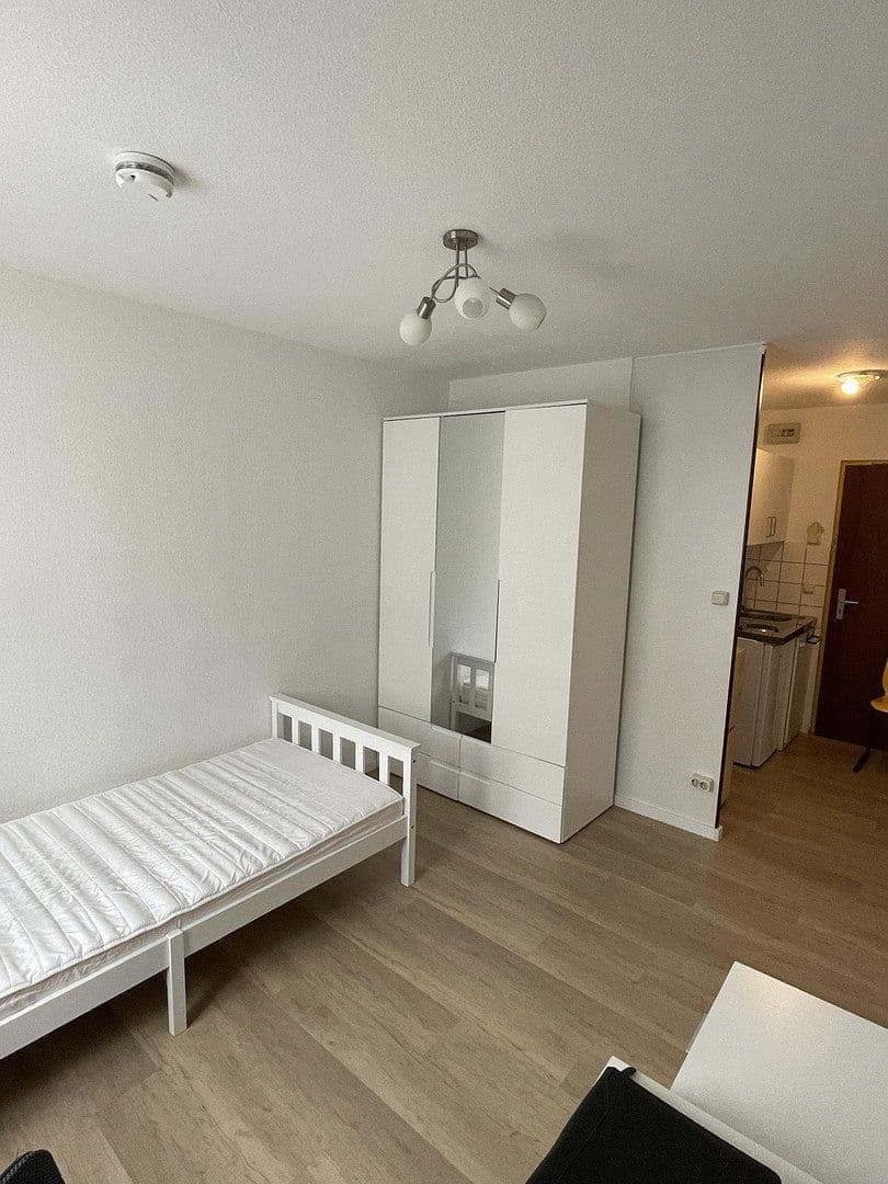 Pronájem bytu 1+1 17 m², Äußere Brucker Straße 43, Erlangen, Bavorsko Pronájem bytu 1+1 17 m², Äußere Brucker Straße 43, Erlangen, Bavorsko
