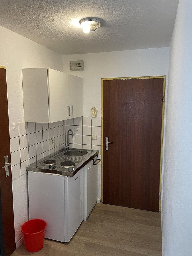 Pronájem bytu 1+1 17 m², Äußere Brucker Straße 43, Erlangen, Bavorsko Pronájem bytu 1+1 17 m², Äußere Brucker Straße 43, Erlangen, Bavorsko