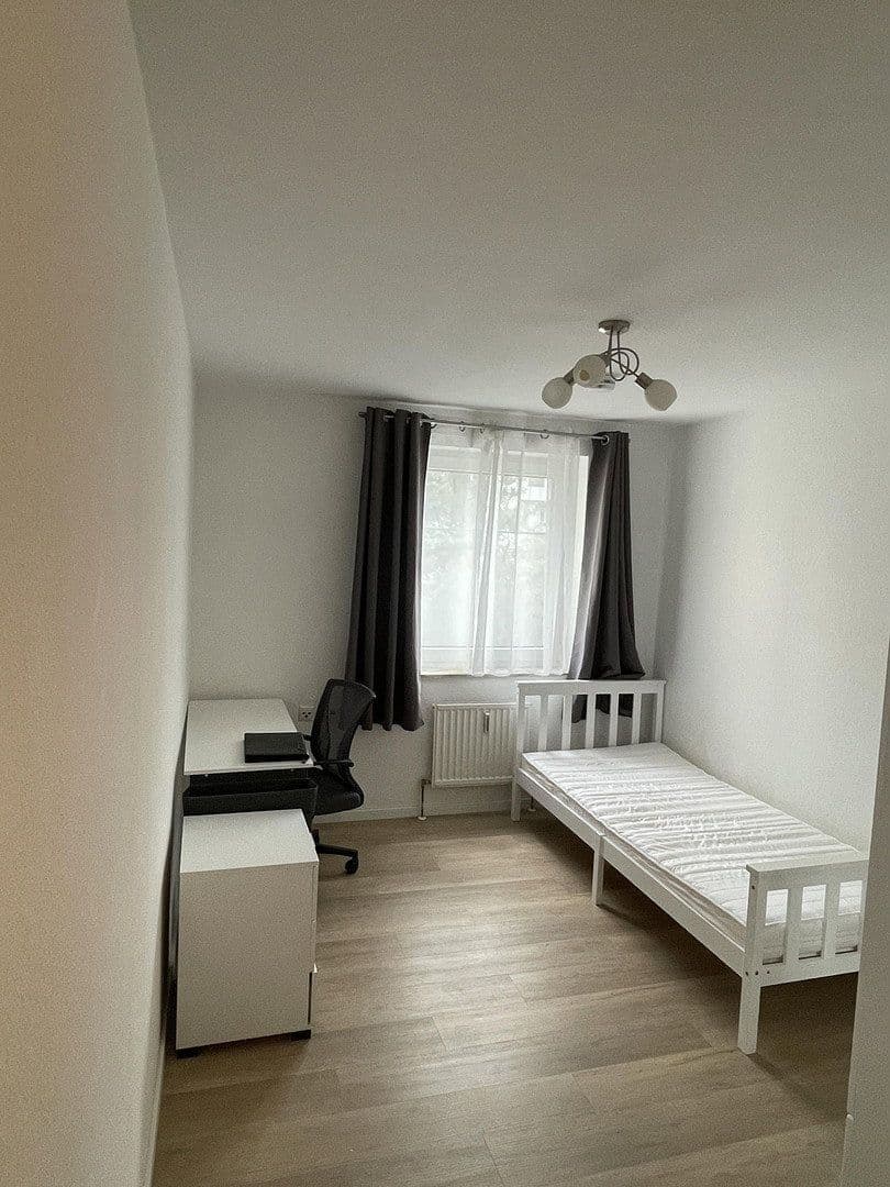 Pronájem bytu 1+1 17 m², Äußere Brucker Straße 43, Erlangen, Bavorsko Pronájem bytu 1+1 17 m², Äußere Brucker Straße 43, Erlangen, Bavorsko
