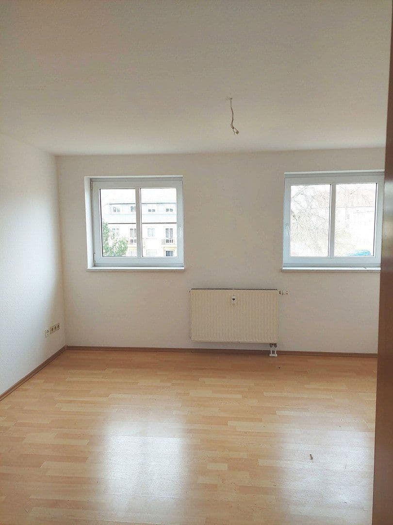 Pronájem bytu 3+1 45 m², West Straße 9, Gersdorf, Sasko Pronájem bytu 3+1 45 m², West Straße 9, Gersdorf, Sasko