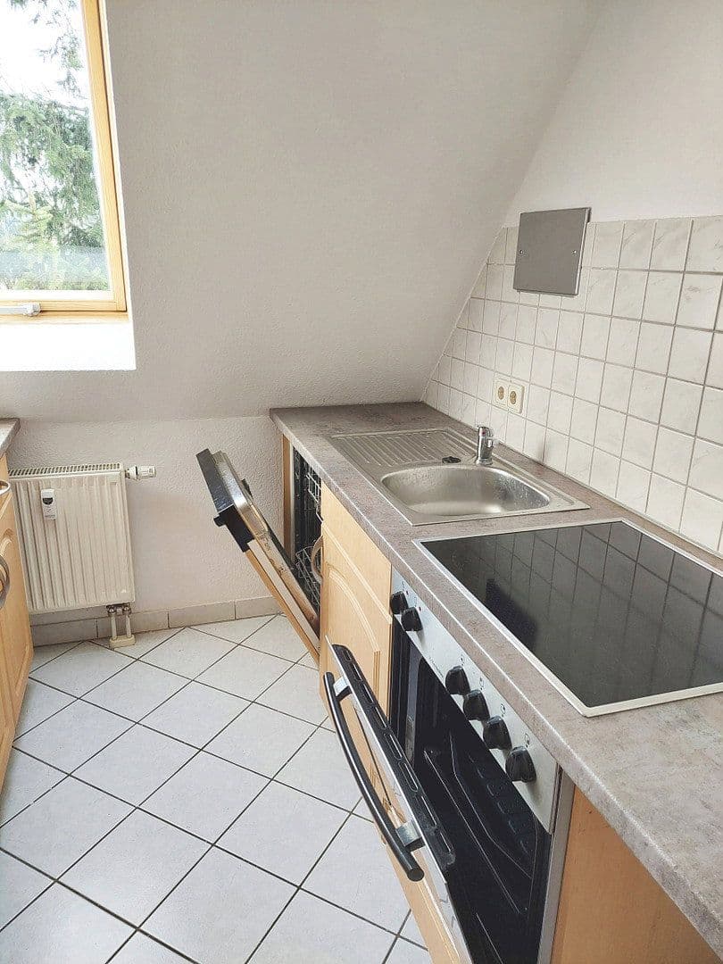 Pronájem bytu 3+1 45 m², West Straße 9, Gersdorf, Sasko Pronájem bytu 3+1 45 m², West Straße 9, Gersdorf, Sasko