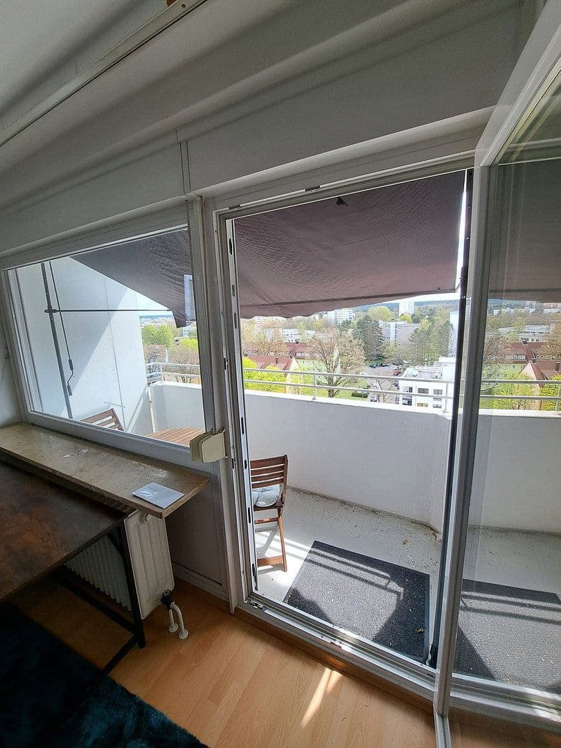 Pronájem bytu 1+1 40 m², Trebnitzerstr. 68, Nürnberg - Langwasser, Bavorsko Pronájem bytu 1+1 40 m², Trebnitzerstr. 68, Nürnberg - Langwasser, Bavorsko