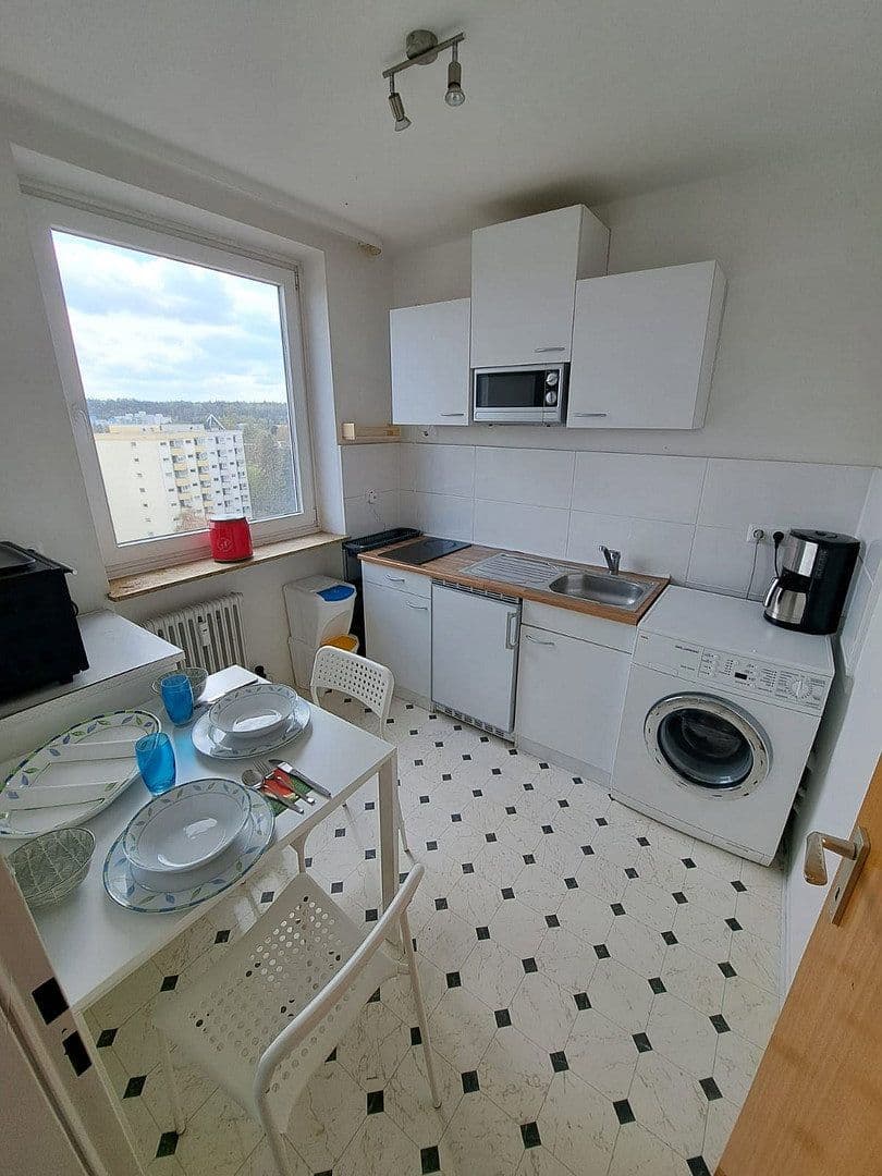 Pronájem bytu 1+1 40 m², Trebnitzerstr. 68, Nürnberg - Langwasser, Bavorsko Pronájem bytu 1+1 40 m², Trebnitzerstr. 68, Nürnberg - Langwasser, Bavorsko