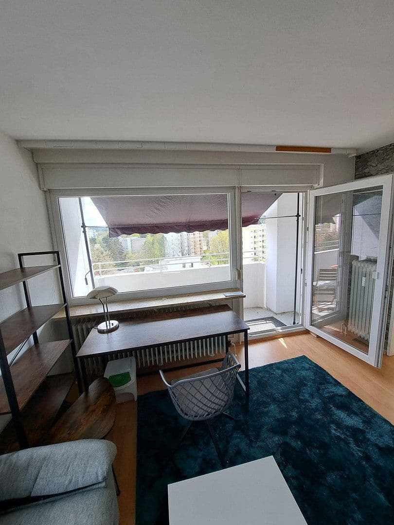 Pronájem bytu 1+1 40 m², Trebnitzerstr. 68, Nürnberg - Langwasser, Bavorsko Pronájem bytu 1+1 40 m², Trebnitzerstr. 68, Nürnberg - Langwasser, Bavorsko