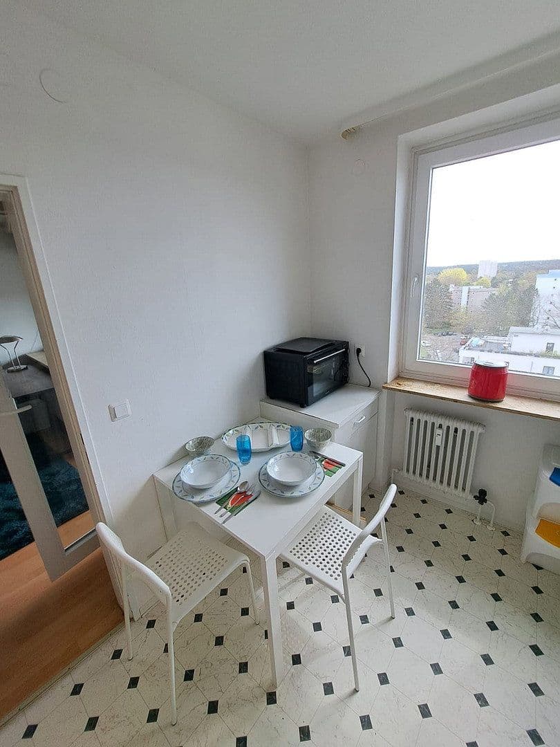 Pronájem bytu 1+1 40 m², Trebnitzerstr. 68, Nürnberg - Langwasser, Bavorsko Pronájem bytu 1+1 40 m², Trebnitzerstr. 68, Nürnberg - Langwasser, Bavorsko