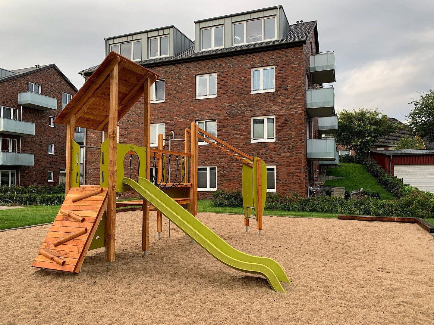 Pronájem bytu 2+1 57 m², Kirchwerder Elbdeich 16, Hamburg, Hamburg Pronájem bytu 2+1 57 m², Kirchwerder Elbdeich 16, Hamburg, Hamburg