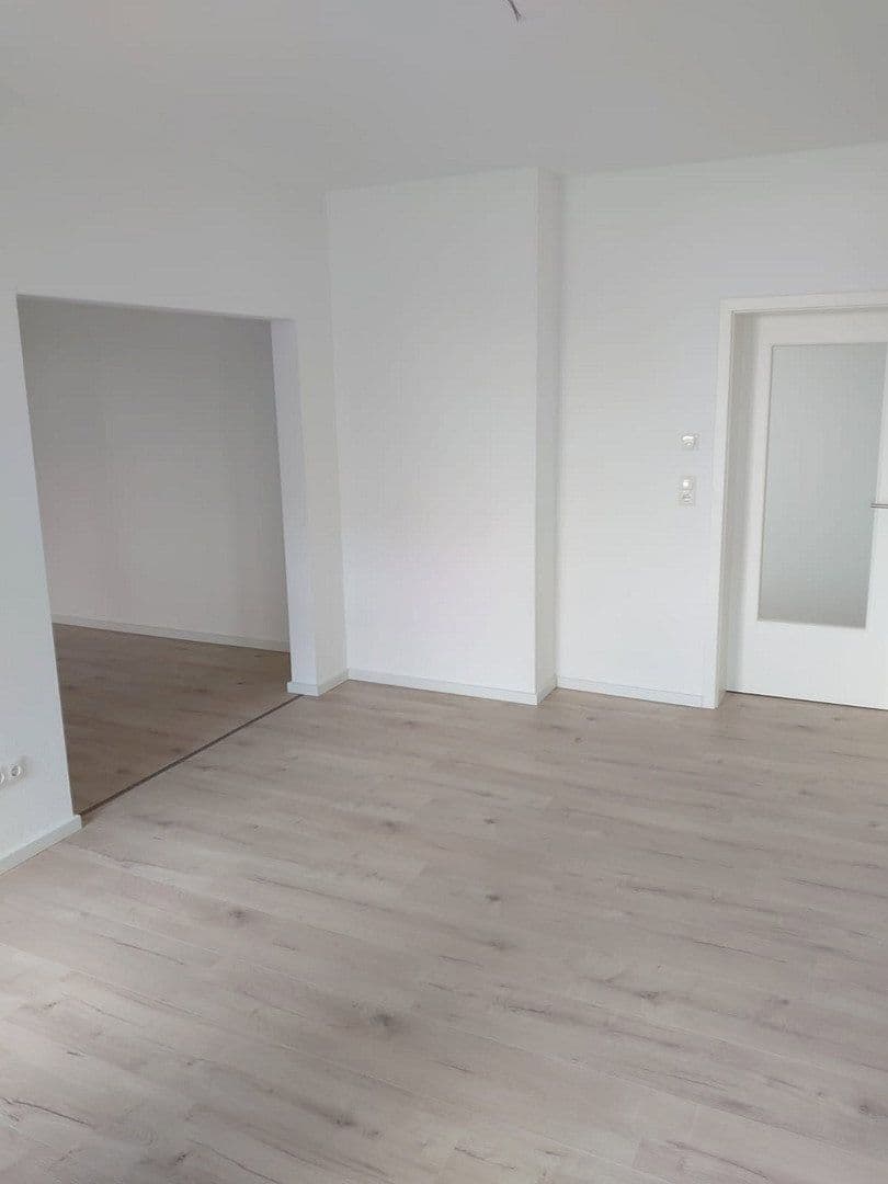 Prodej domu 372 m², pozemek 370 m², Humboldtstraße 8, Reichenbach, Sasko Prodej domu 372 m², pozemek 370 m², Humboldtstraße 8, Reichenbach, Sasko