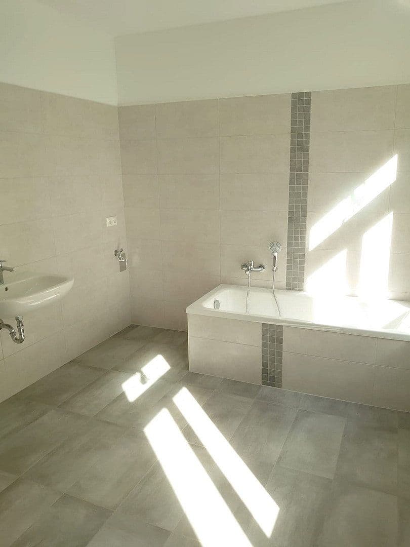 Prodej domu 372 m², pozemek 370 m², Humboldtstraße 8, Reichenbach, Sasko Prodej domu 372 m², pozemek 370 m², Humboldtstraße 8, Reichenbach, Sasko